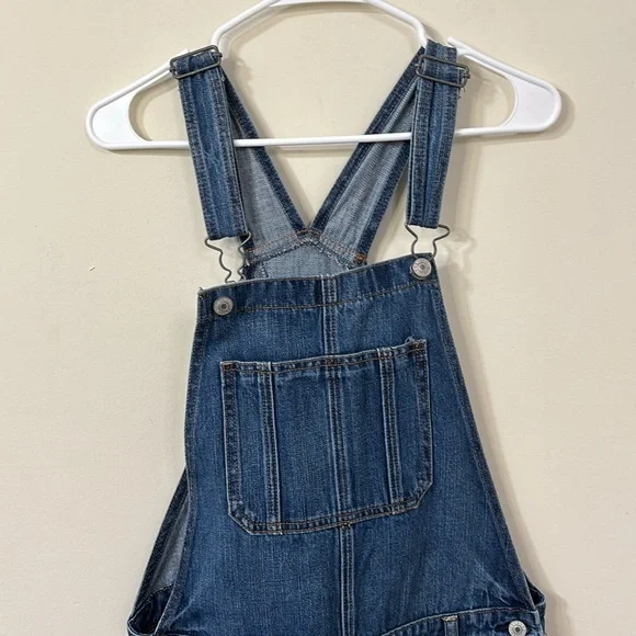 American Eagle Tomgirl Shortall Denim Blue Distressed Overalls Size Medium - Picture 8 of 11